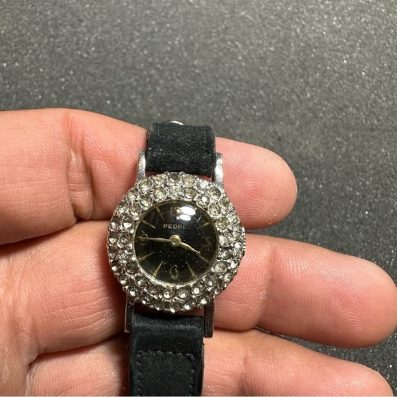 Vintage Pedre Ladies Watch Mechanical Wind Up Silver Tone Black Dial Working - Picture 1 of 8